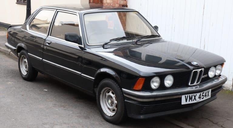 BMW E21 320 classic sedan front view