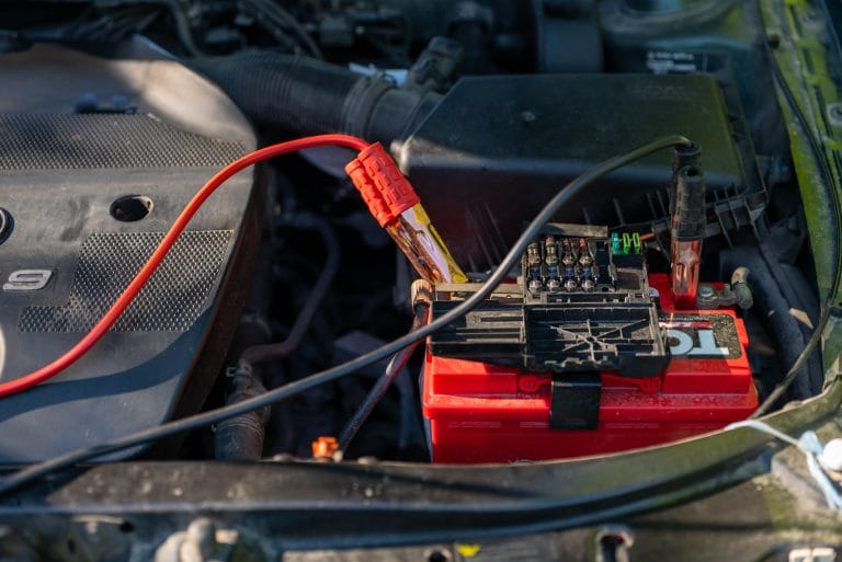7 Car Battery Warning Signs Before It Dies